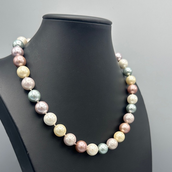 Multicolor Glass Beaded Necklace - Picture 2 of 6
